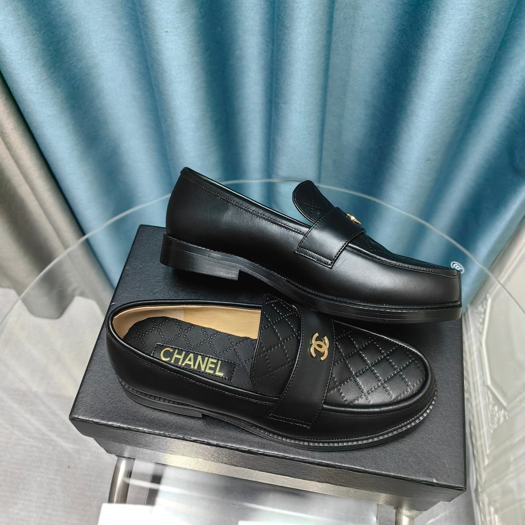 CHANEL MOASINS BLACK QUILTED CALFSKIN