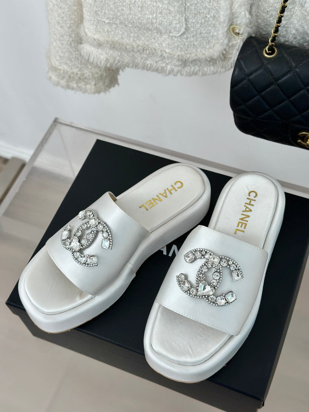 CHANEL SLIPPERS THICK SOLE IN WHITE SATIN